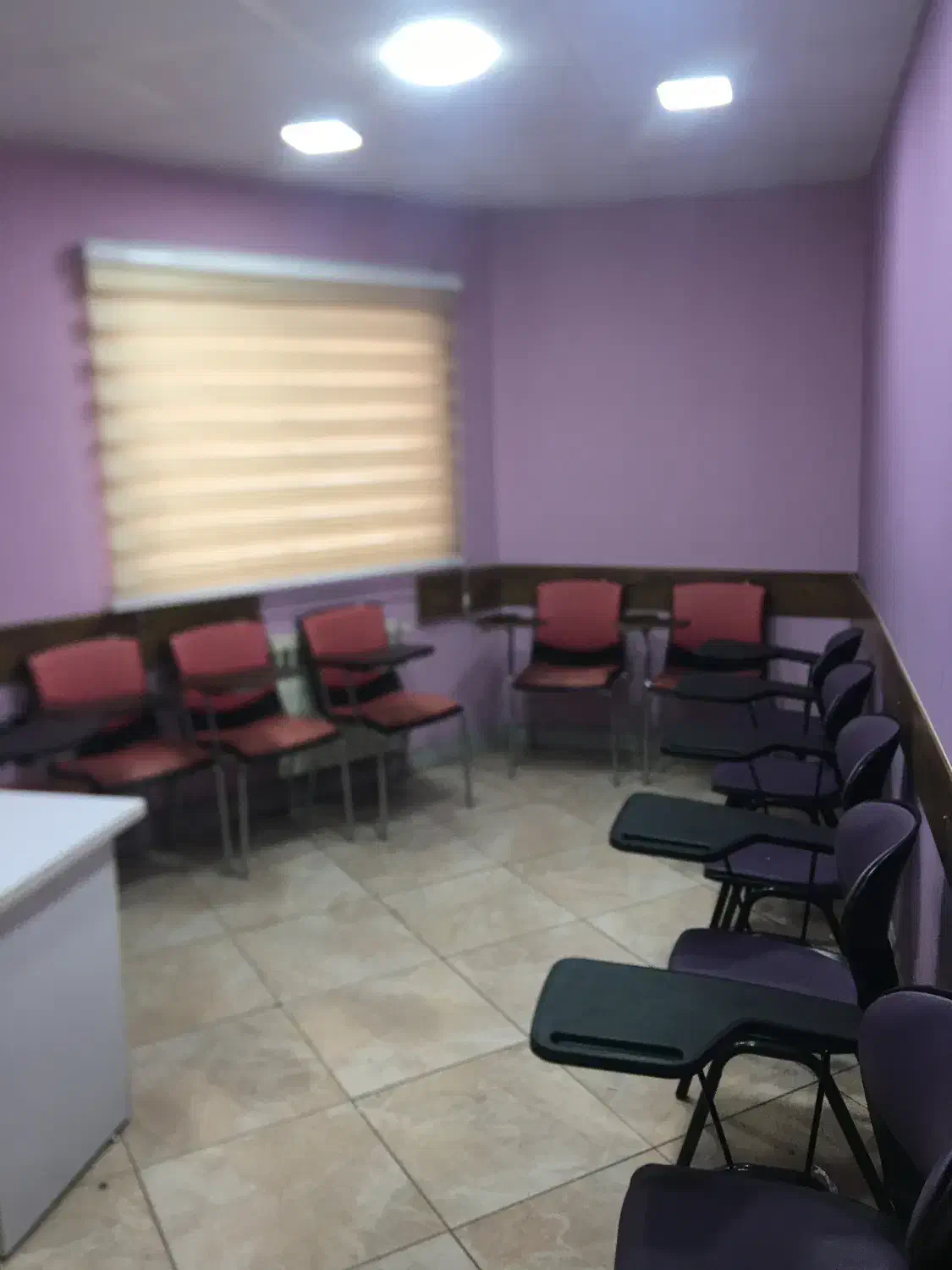 اجاره کلاس در مرکز شهر با امکانات کامل|اجارهٔ کوتاه‌مدت دفتر کار و فضای آموزشی|رشت, آزادگان|دیوار