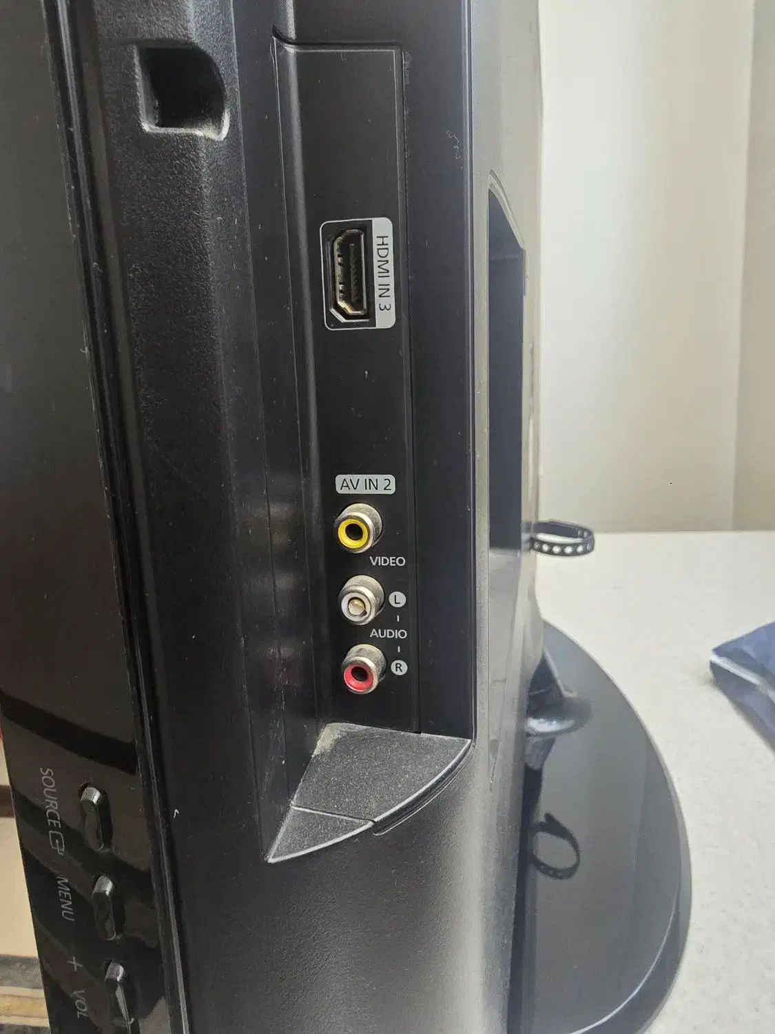 تلویزیون 32 اینج سامسونگ|تلویزیون و پروژکتور|برخوار, |دیوار