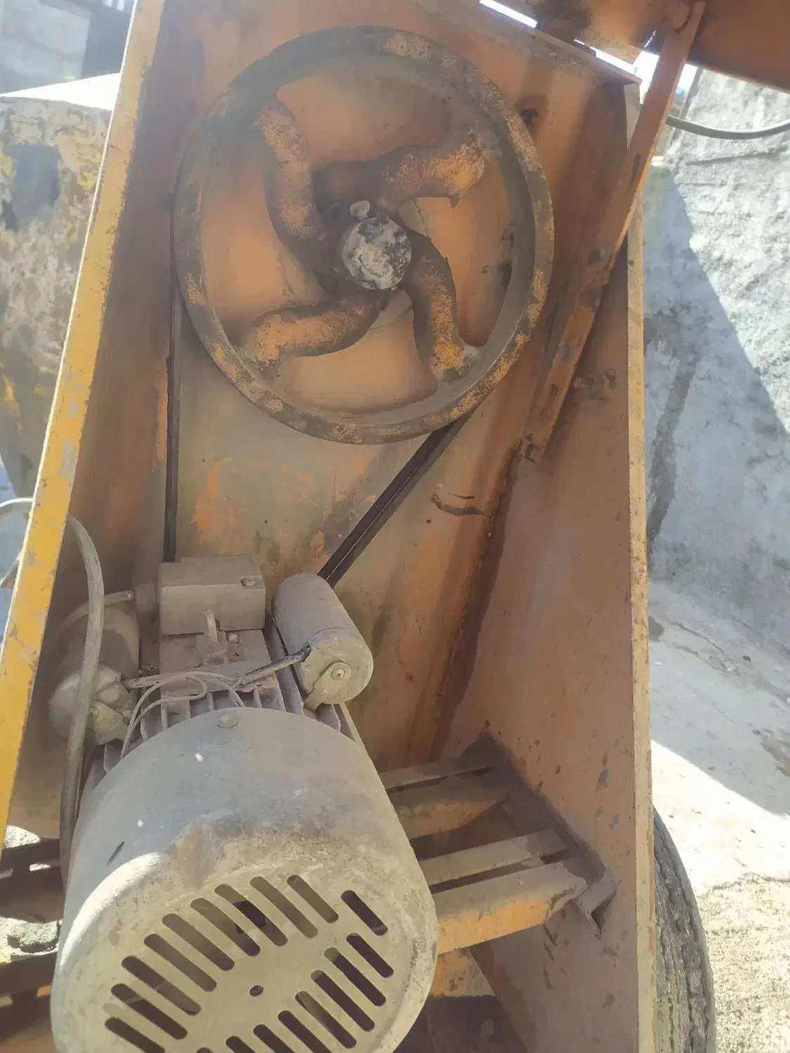 میکسر اصفهانی قیمت 45|مصالح و تجهیزات ساختمان|آبدانان, |دیوار