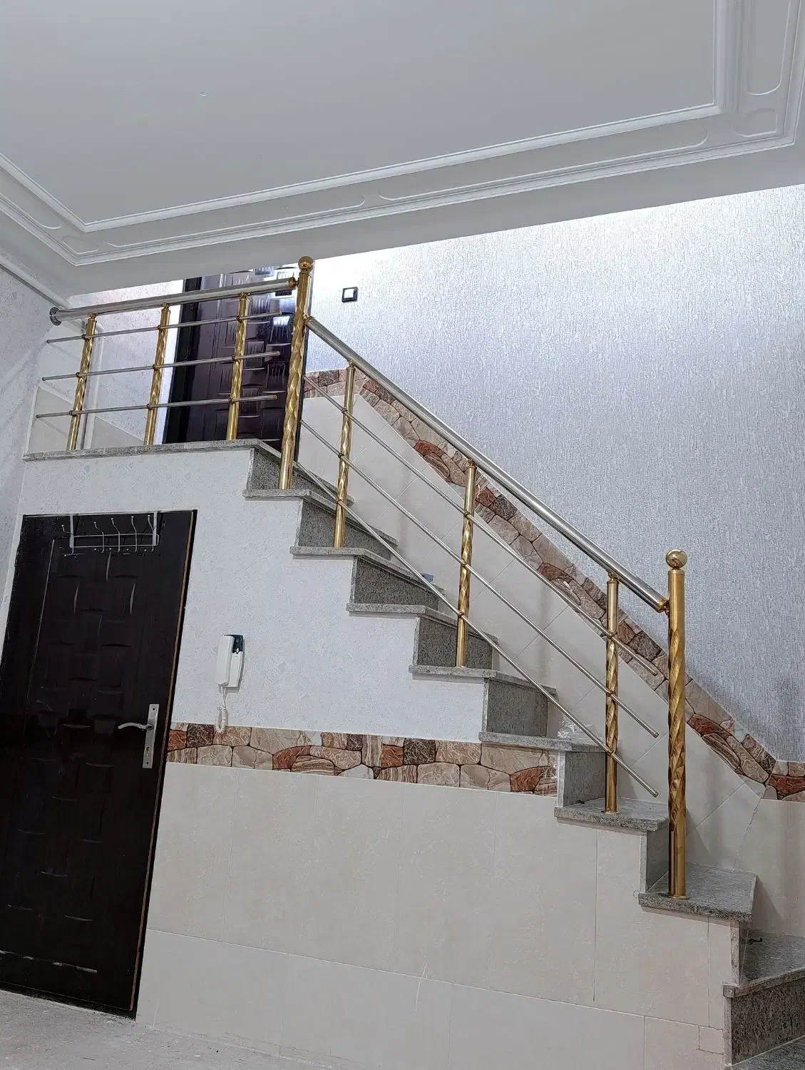 اجرای نرده استیل راه پله.پله گردون،دوجداره|خدمات پیشه و مهارت|ابهر, |دیوار