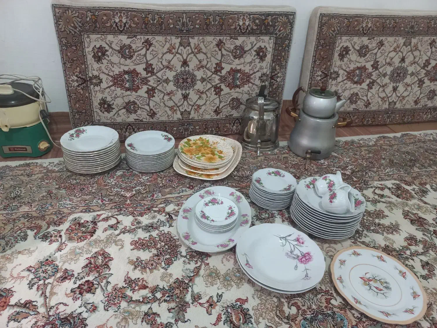 ظروف چینی گل سرخی زرین|ظروف سرو و پذیرایی|کرمانشاه, |دیوار