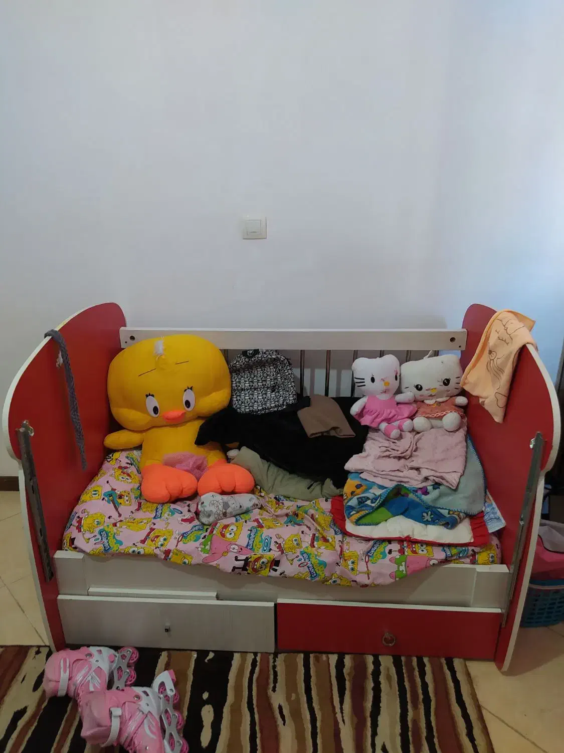 کمد و تخت کودک|تخت و صندلی بچه|فولادشهر, C7|دیوار