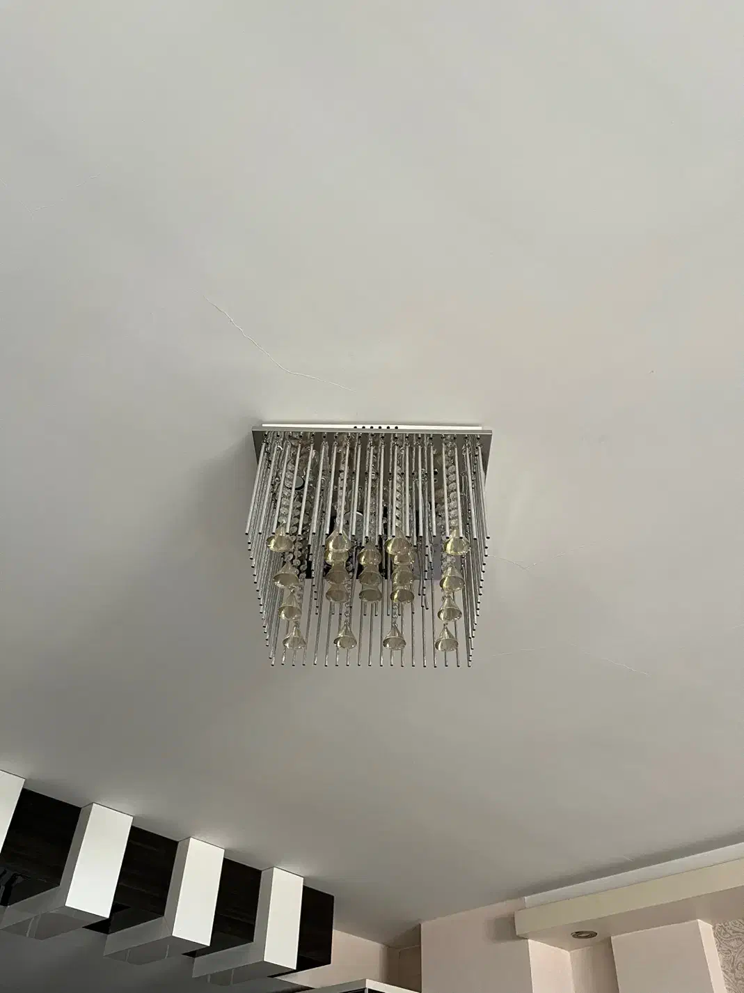 دو عدد لوستر سقفی اسپیکردار بلوتوثی در حد نو|لوستر و چراغ آویز|شیراز, شهرک گلدشت محمدی|دیوار