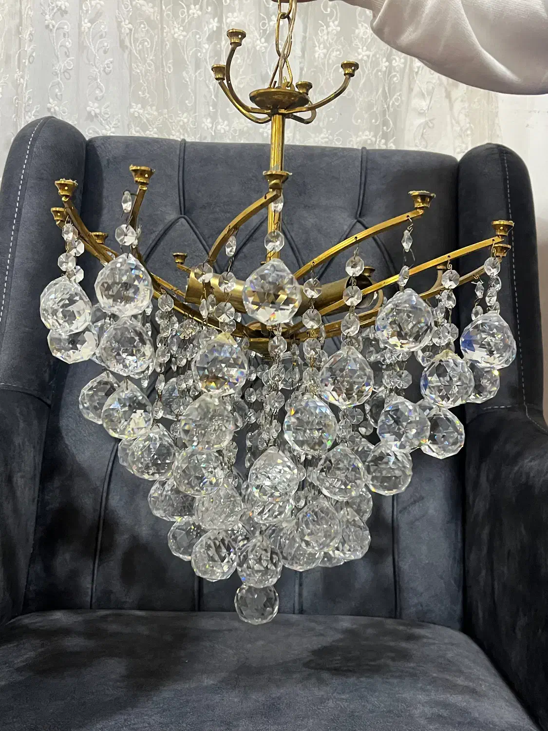 لوستر کریستالی با فریم طلایی، تمیز و سالم.|لوستر و چراغ آویز|ابهر, |دیوار