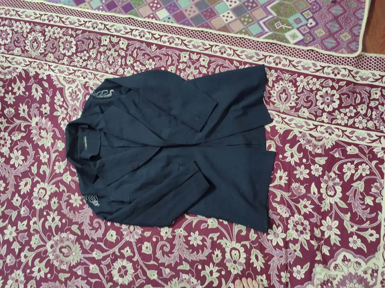 کت وشلوار|لباس|بومهن, |دیوار