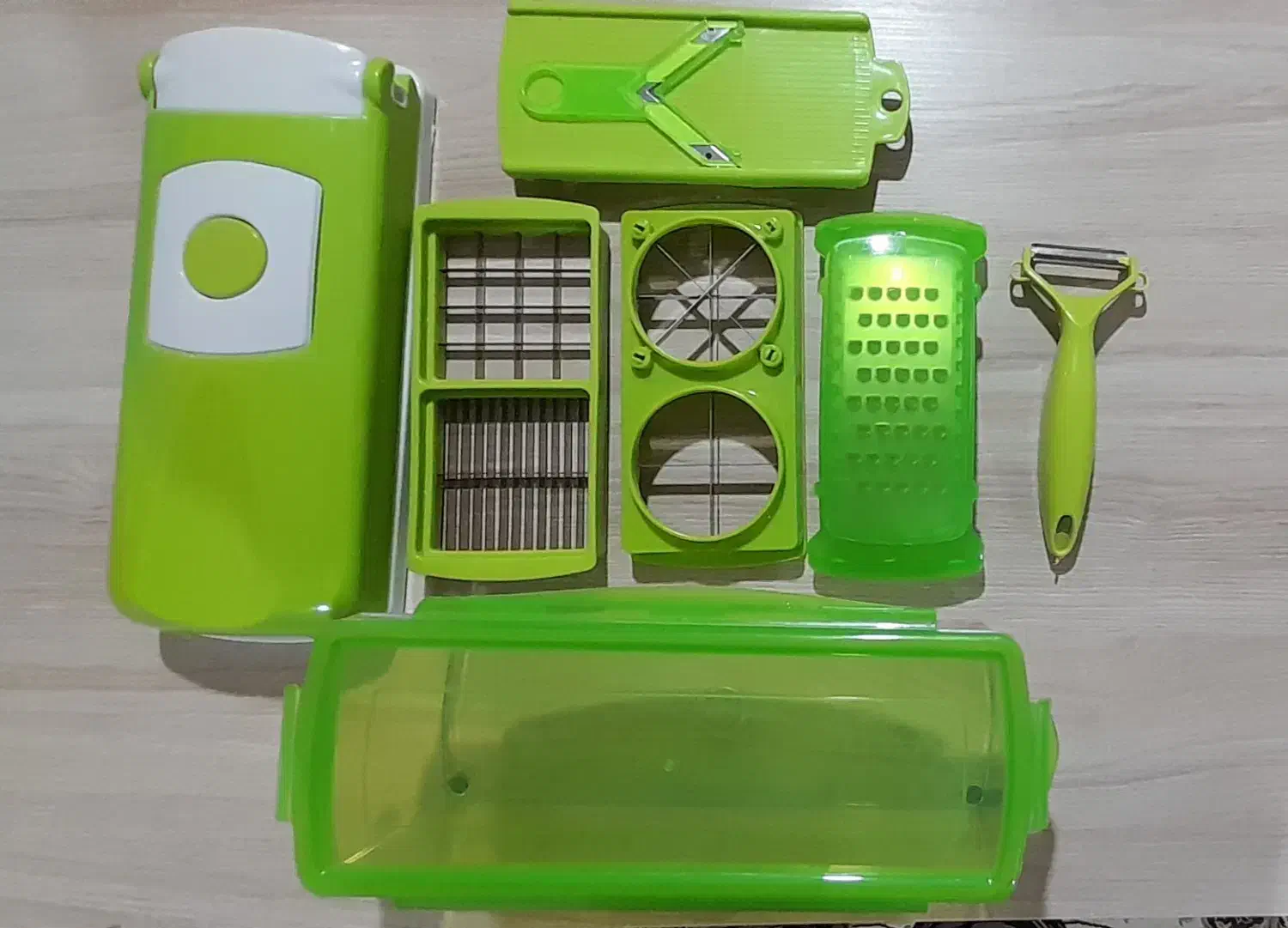 نایسر دایسر جهت خرد یا رنده کردن میوه و سبزیجات|خردکن، آسیاب، غذاساز|قروه, |دیوار