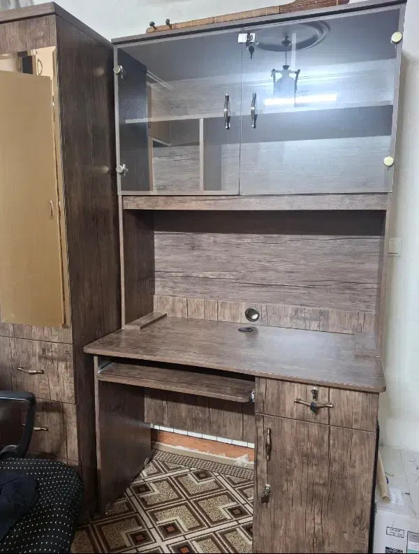 میز تحریر با ویترینه جدا|میز تحریر و کامپیوتر|قم, عمار یاسر|دیوار