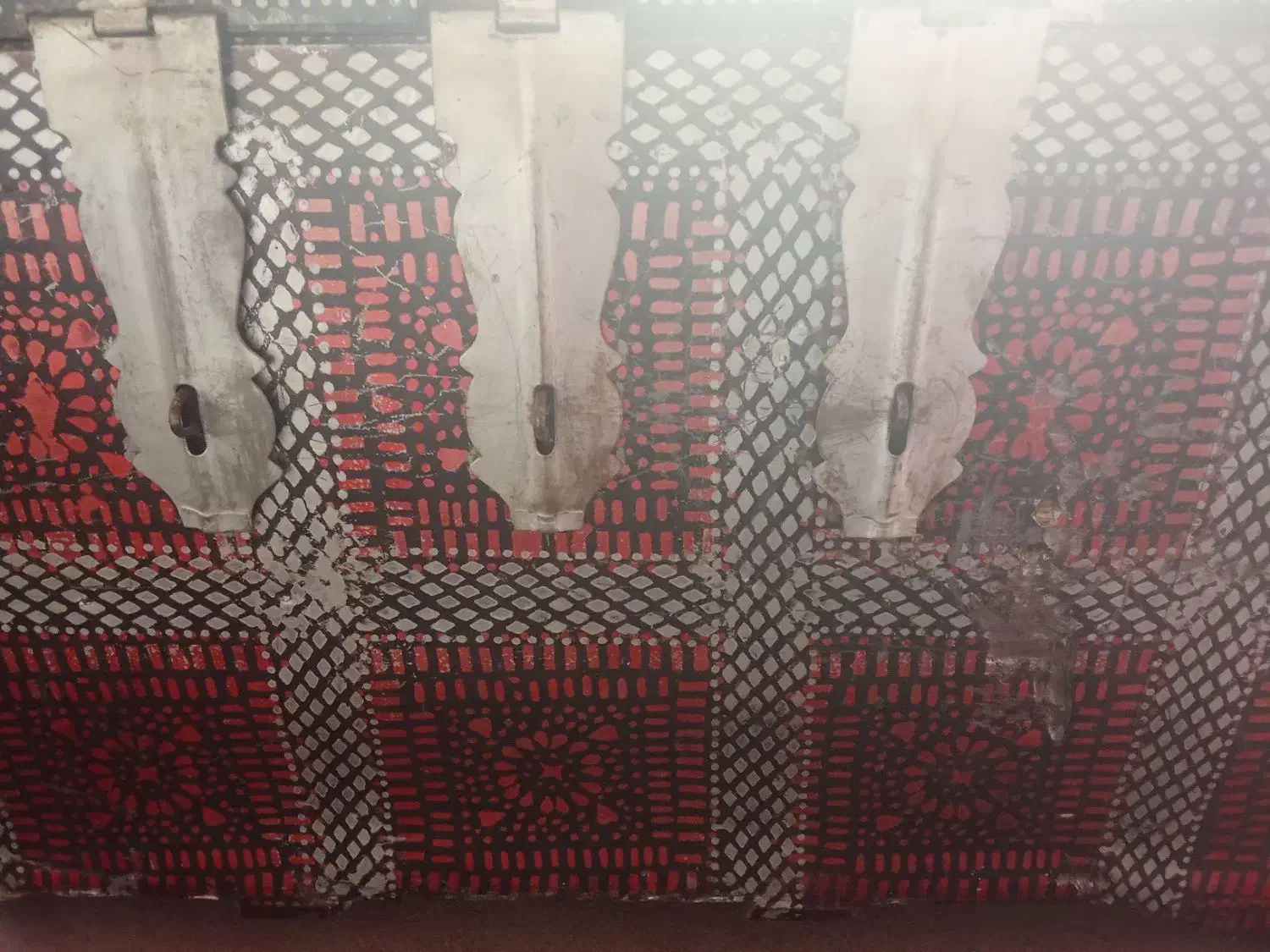 صندوق|کلکسیون اشیاء عتیقه|علی‌آباد کتول, |دیوار