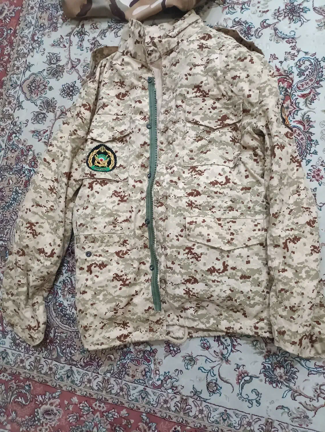 لباس سربازی نیروی زمینی ارتش نزاجا و کتونی کتانی|لباس|تهران, دریاچه شهدای خلیج فارس|دیوار