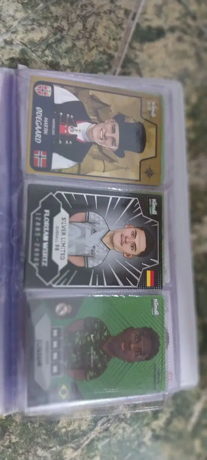 کیمدی|اسباببازی بچه|میانه, |دیوار