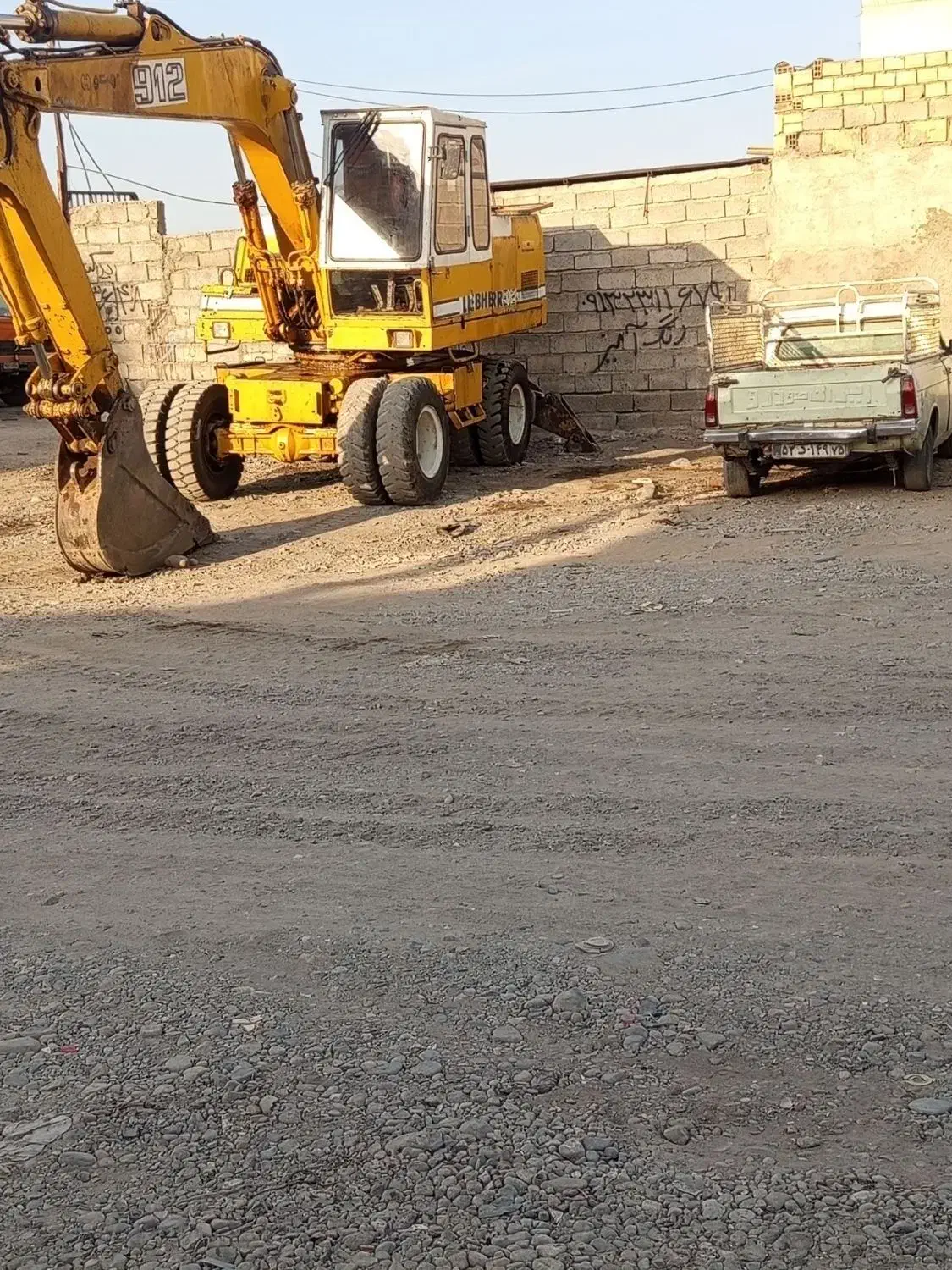 بیل۹۱۲ و بکهو ۱۲۰|خودرو سنگین|جیرفت, |دیوار