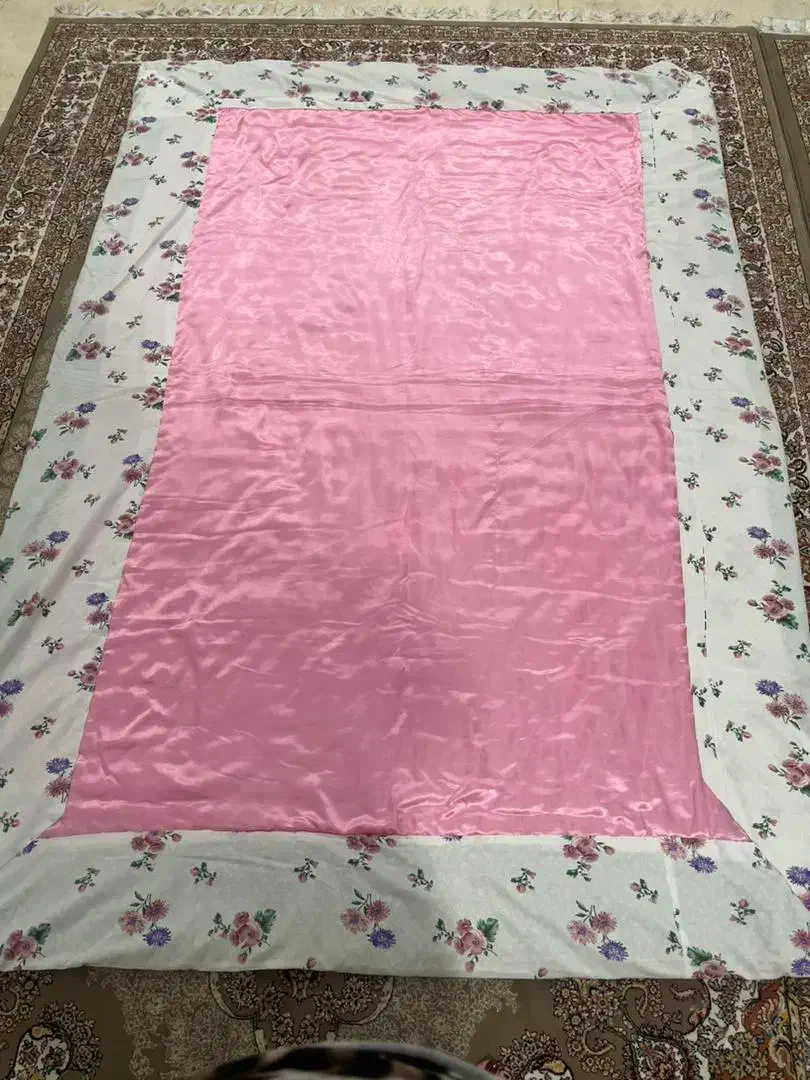 لحاف|رختخواب، بالش، پتو|باغستان, |دیوار