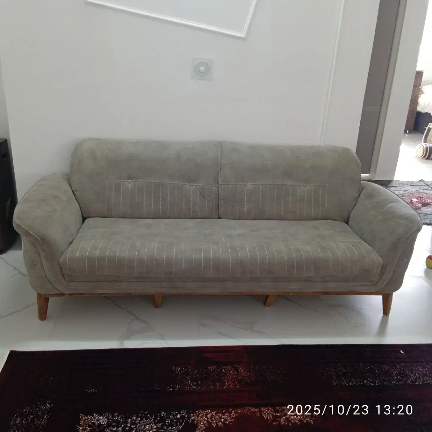 مبل پنج نفره اسپرت|مبلمان خانگی و میز عسلی|تربتحیدریه, پائین ولایت|دیوار