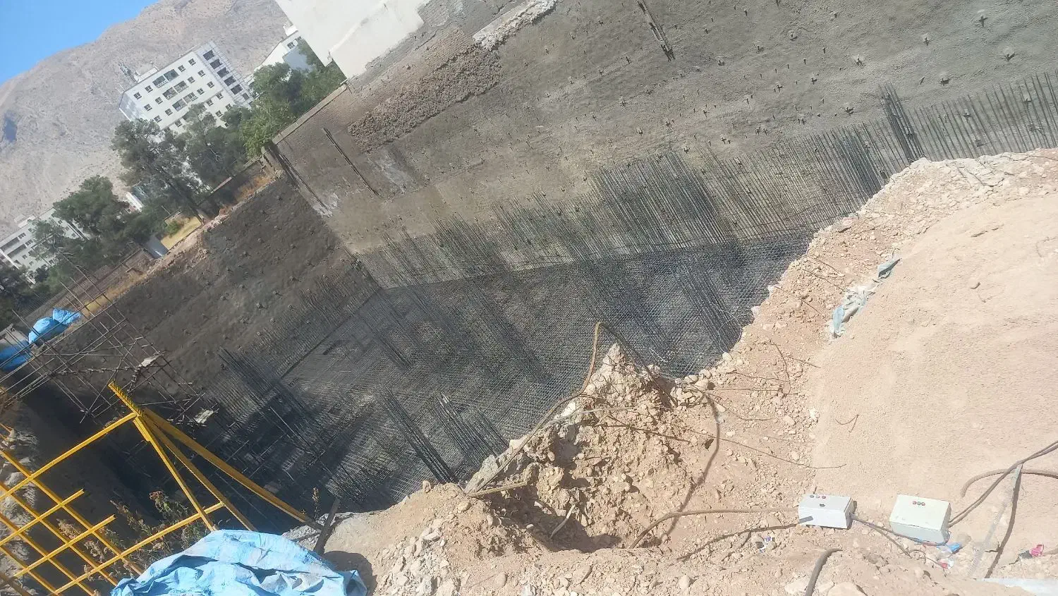 نیازمند نیرویی آرماتور بندی|استخدام معماری، عمران و ساختمانی|شیراز, احمدآباد|دیوار