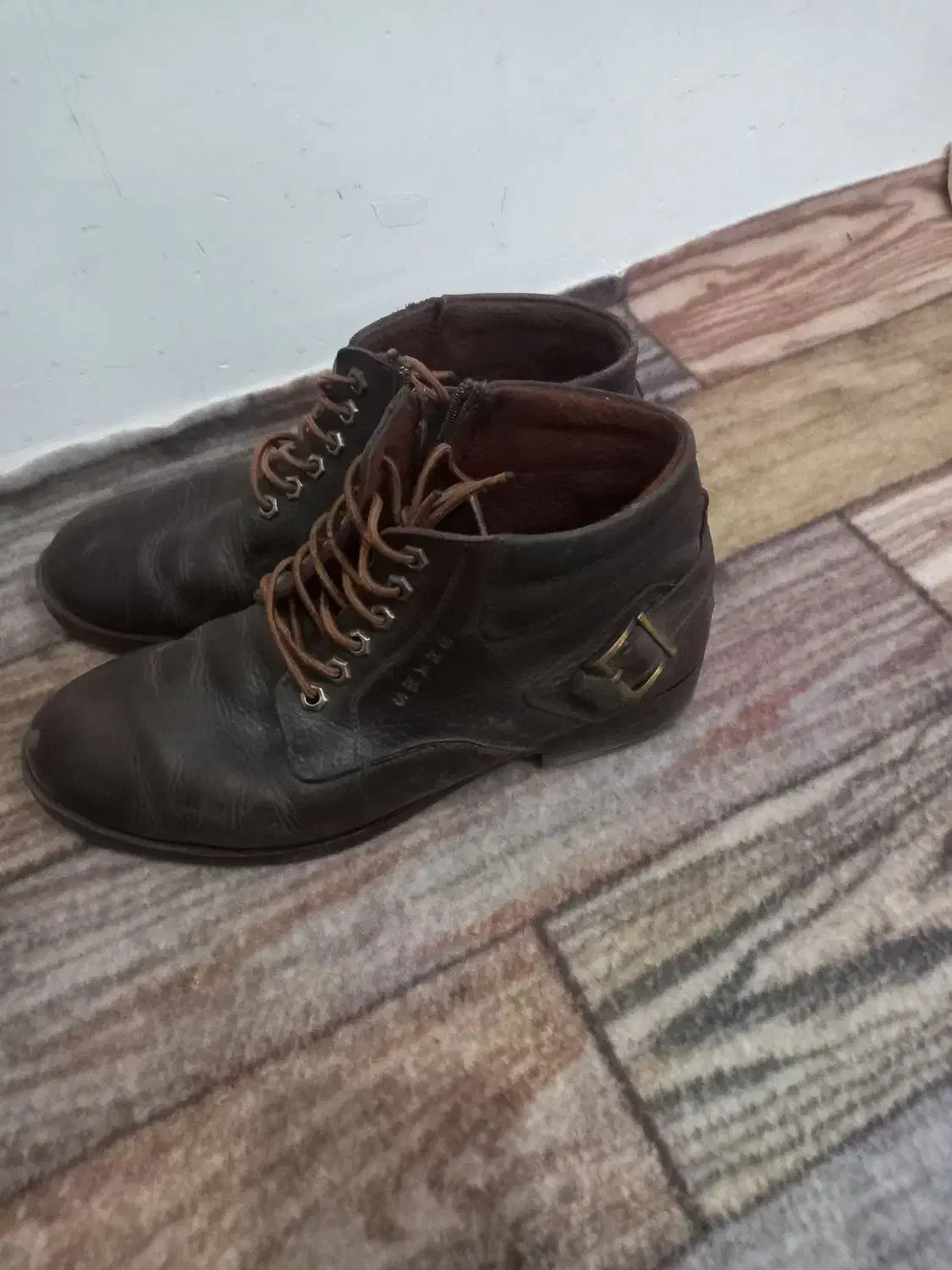 یک جفت پوتین چرم اصل به قیمت مناسب|کیف، کفش، کمربند|سراب, |دیوار