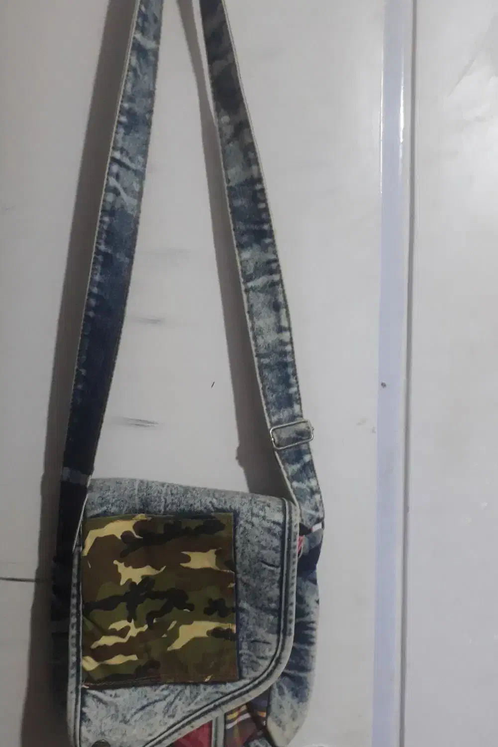 کیف|کیف، کفش، کمربند|زنجان, |دیوار