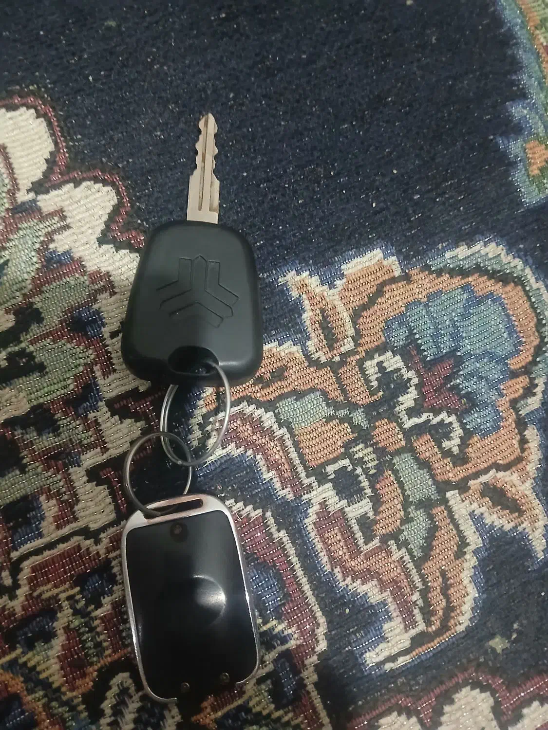 سویچ پیدا شده|اشیا|کارون, |دیوار