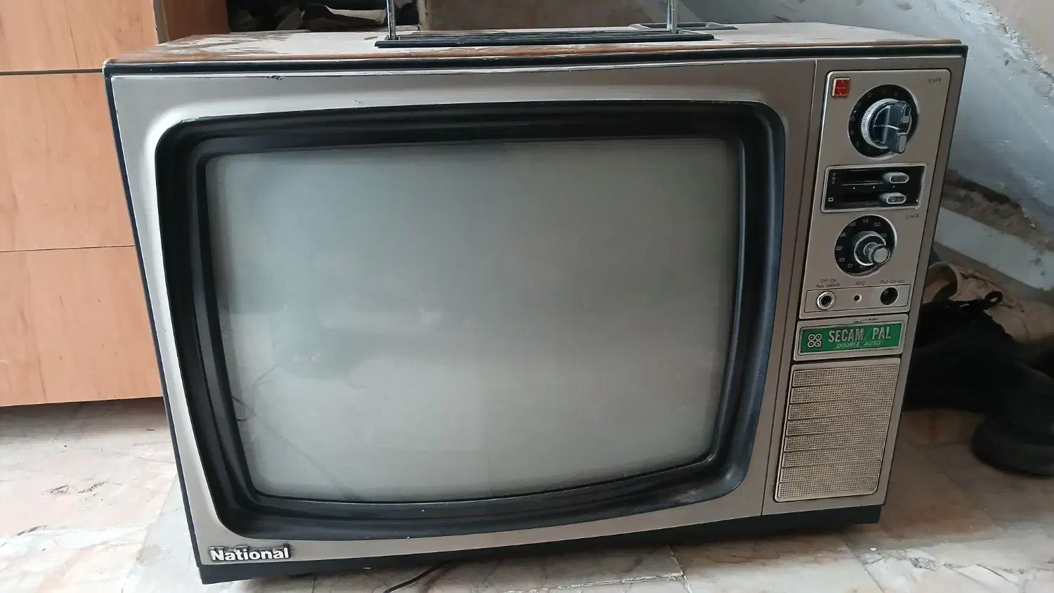 تلوزیون قدیمی|کلکسیون اشیاء عتیقه|مشهد, محمدآباد|دیوار