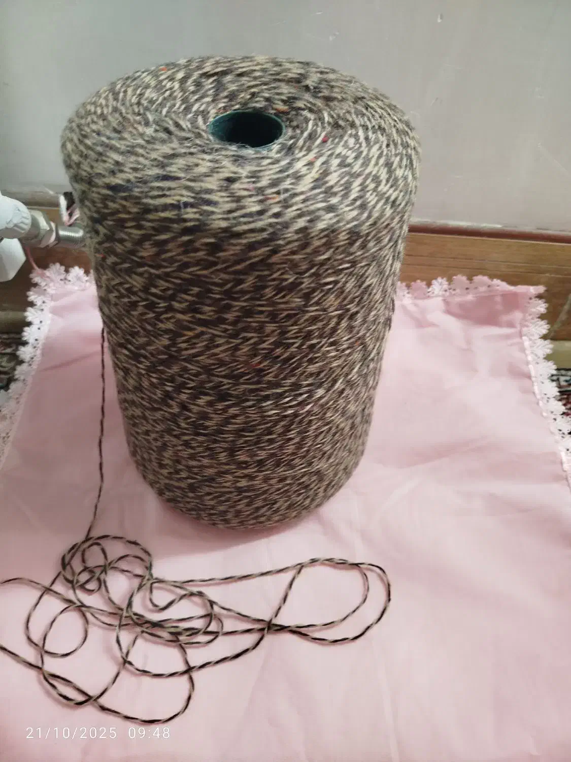 دوک نخ ماشین بافت کیلویی۳۰۰هزار تومان|لوازم خیاطی و بافتنی|شاهرود, |دیوار