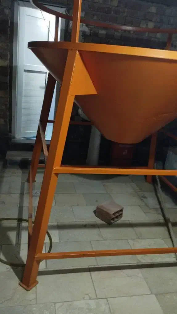 فروش تانکر پلاستیکی قیفی نو مخصوص مواد شیمیایی|مصالح و تجهیزات ساختمان|ایرانشهر, |دیوار