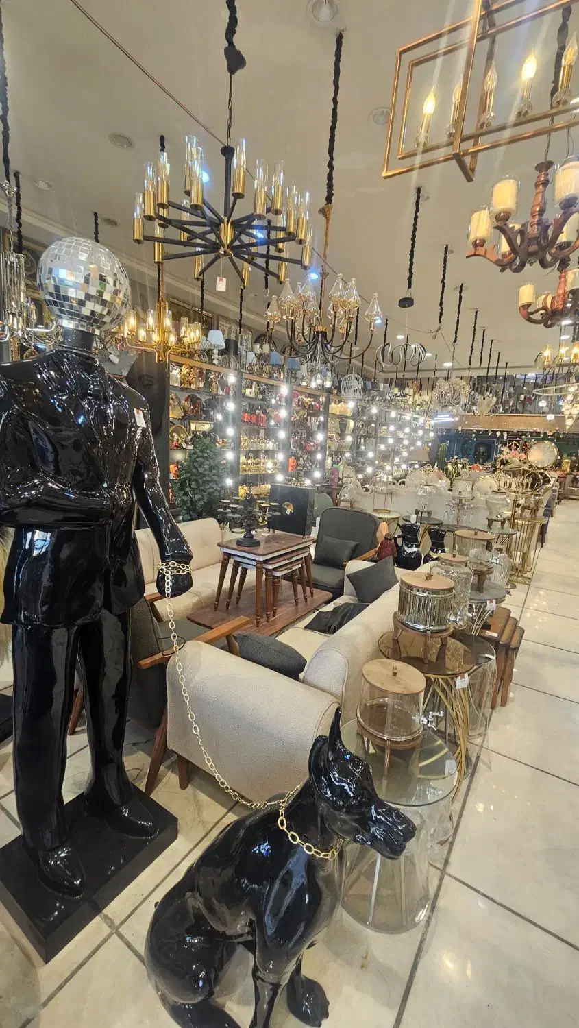 مجسمه سالنی مرد جنتلمن سر گردون|مجسمه، تندیس، ماکت|مشهد, توس (بلوار توس)|دیوار