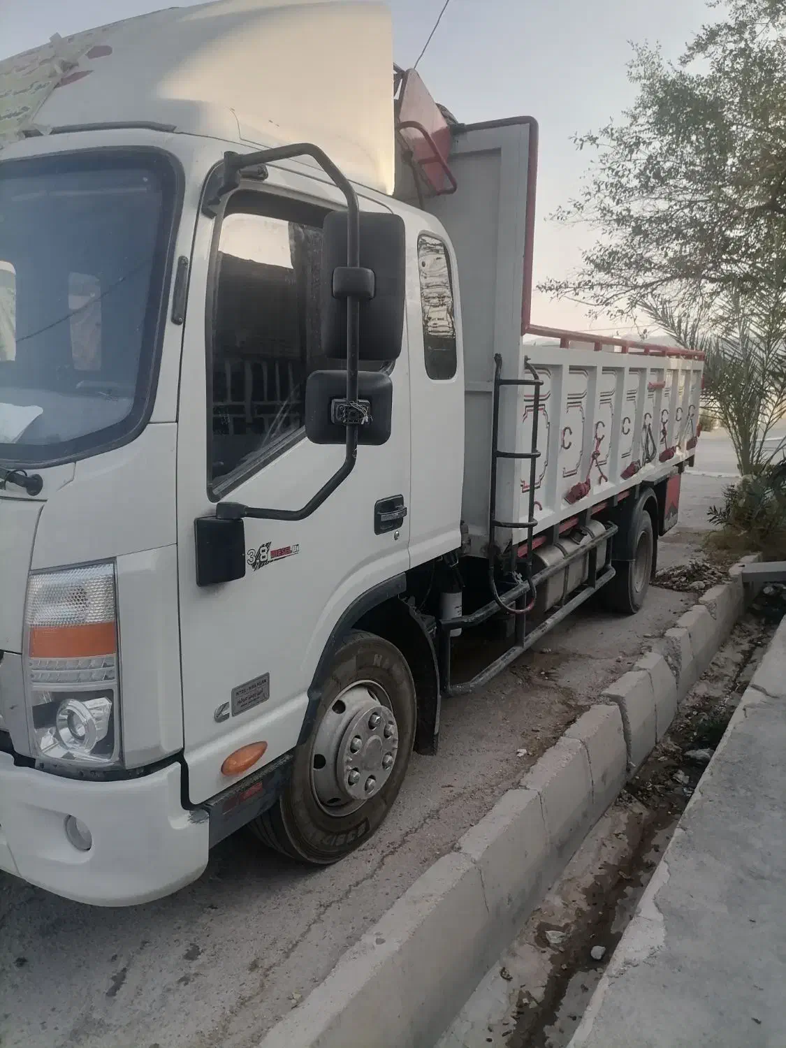جک8تن|خودرو سنگین|شیراز, شاهچراغ|دیوار