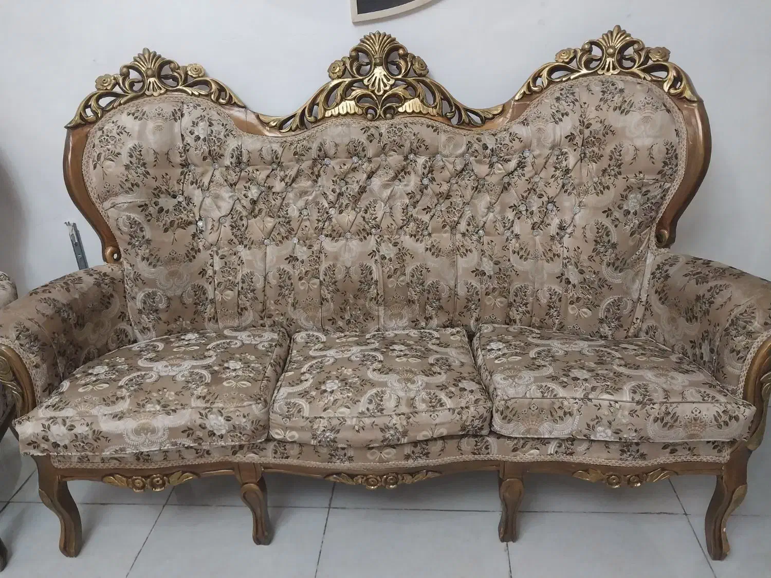 مبل ۸نفره استیل زیبا و سالم|مبلمان خانگی و میز عسلی|رشت, معلولین|دیوار