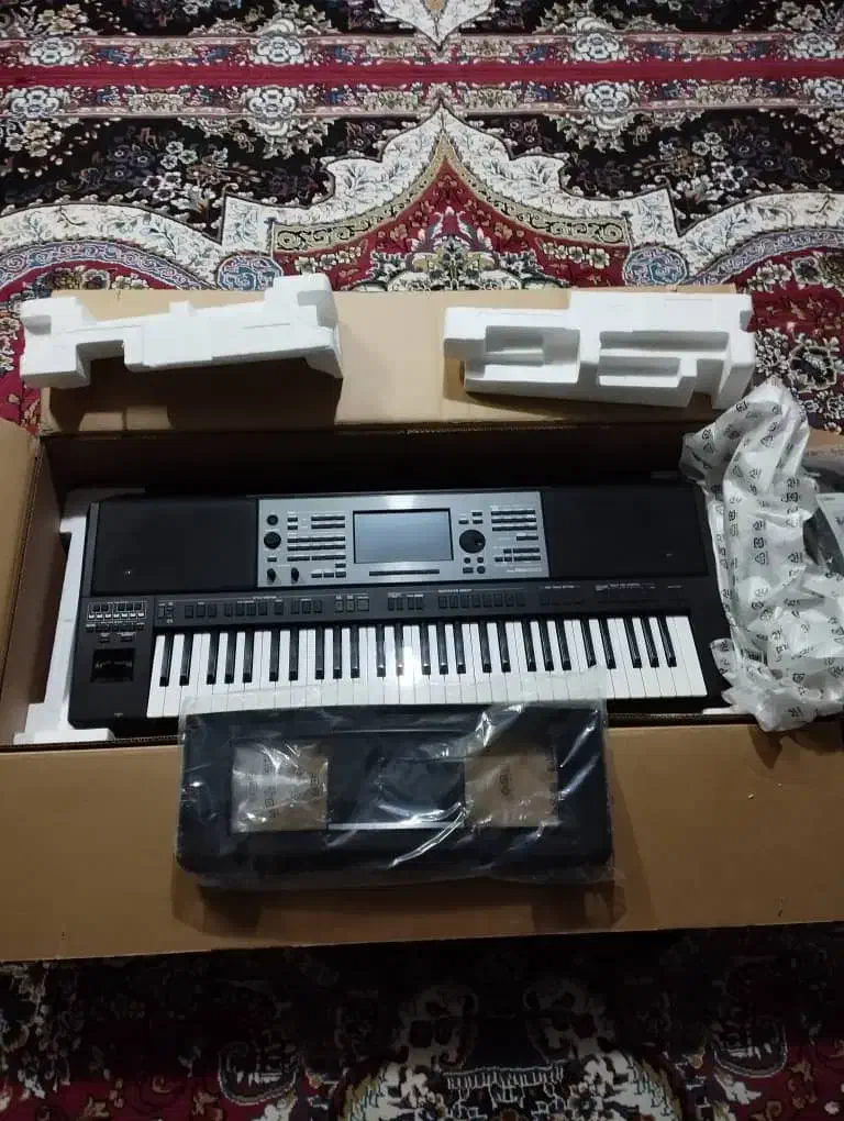 a5000|پیانو، کیبورد، آکاردئون|شیراز, کوزه گری|دیوار