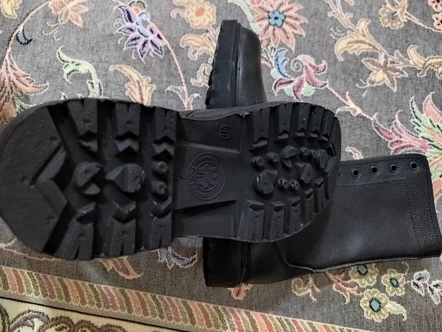 پوتین سربازی|کیف، کفش، کمربند|اندیمشک, |دیوار