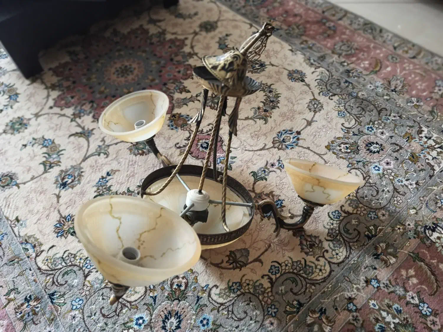 یک عدد لوستر آنتیک|لوستر و چراغ آویز|اراک, |دیوار