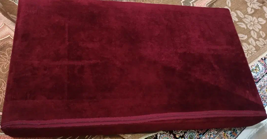 ۴ عدد پشتی طرح برجسته|پشتی|رباطکریم, رباطکریم|دیوار