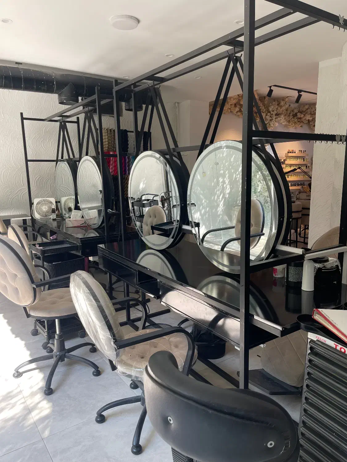 فروش تجهیزات سالن زیبایی|آرایشگاه و سالن‌های زیبایی|شیراز, قدوسی شرقی|دیوار