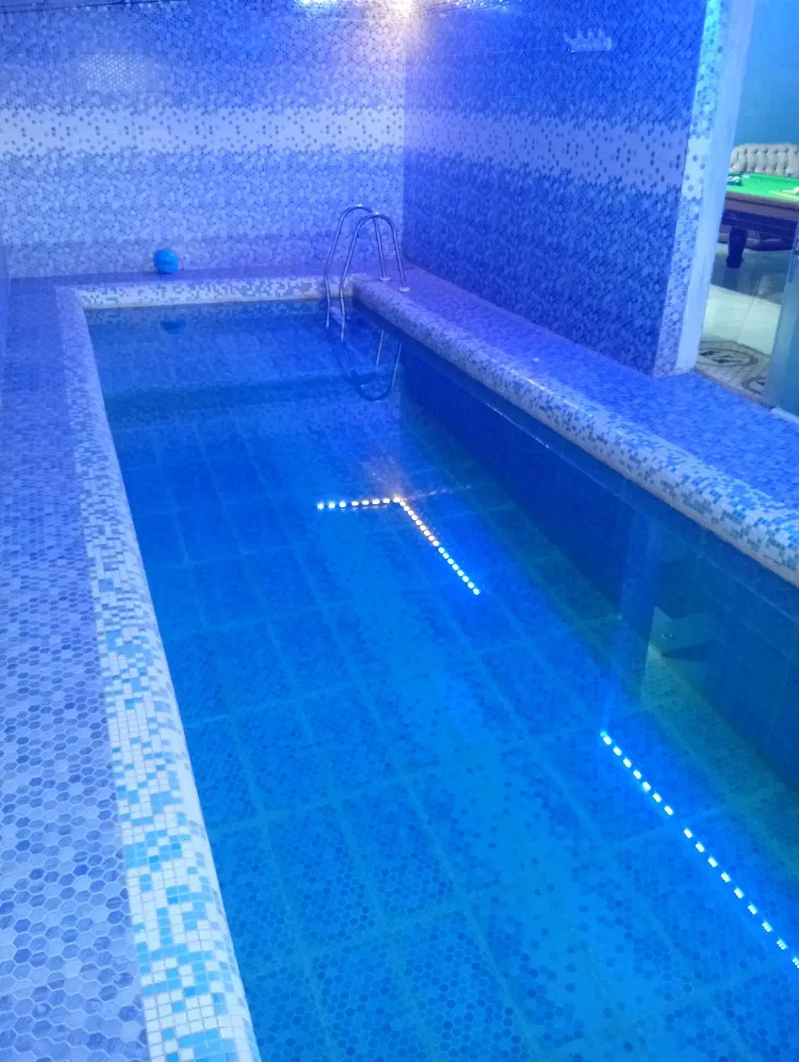 اجاره باغ اجاره ویلا استخر آب گرم بیلیارد|اجارهٔ کوتاه‌مدت ویلا و باغ|مشهد, چهاربرج|دیوار