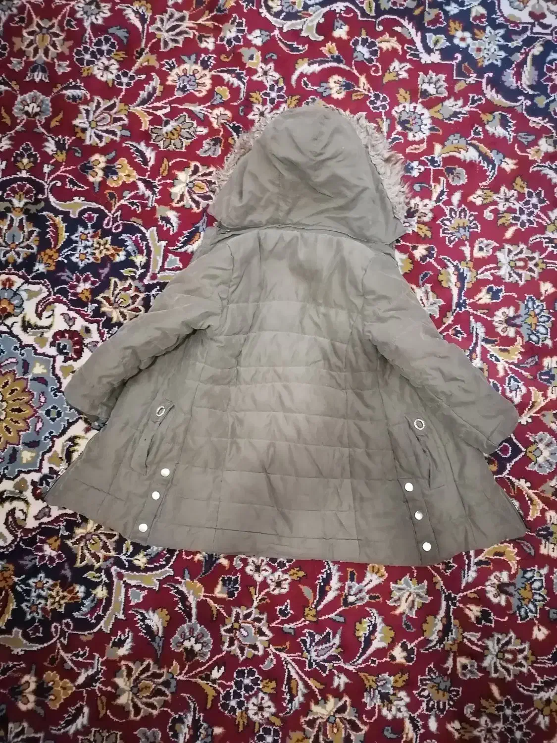 کاپشن|کفش و لباس بچه|بروجرد, |دیوار