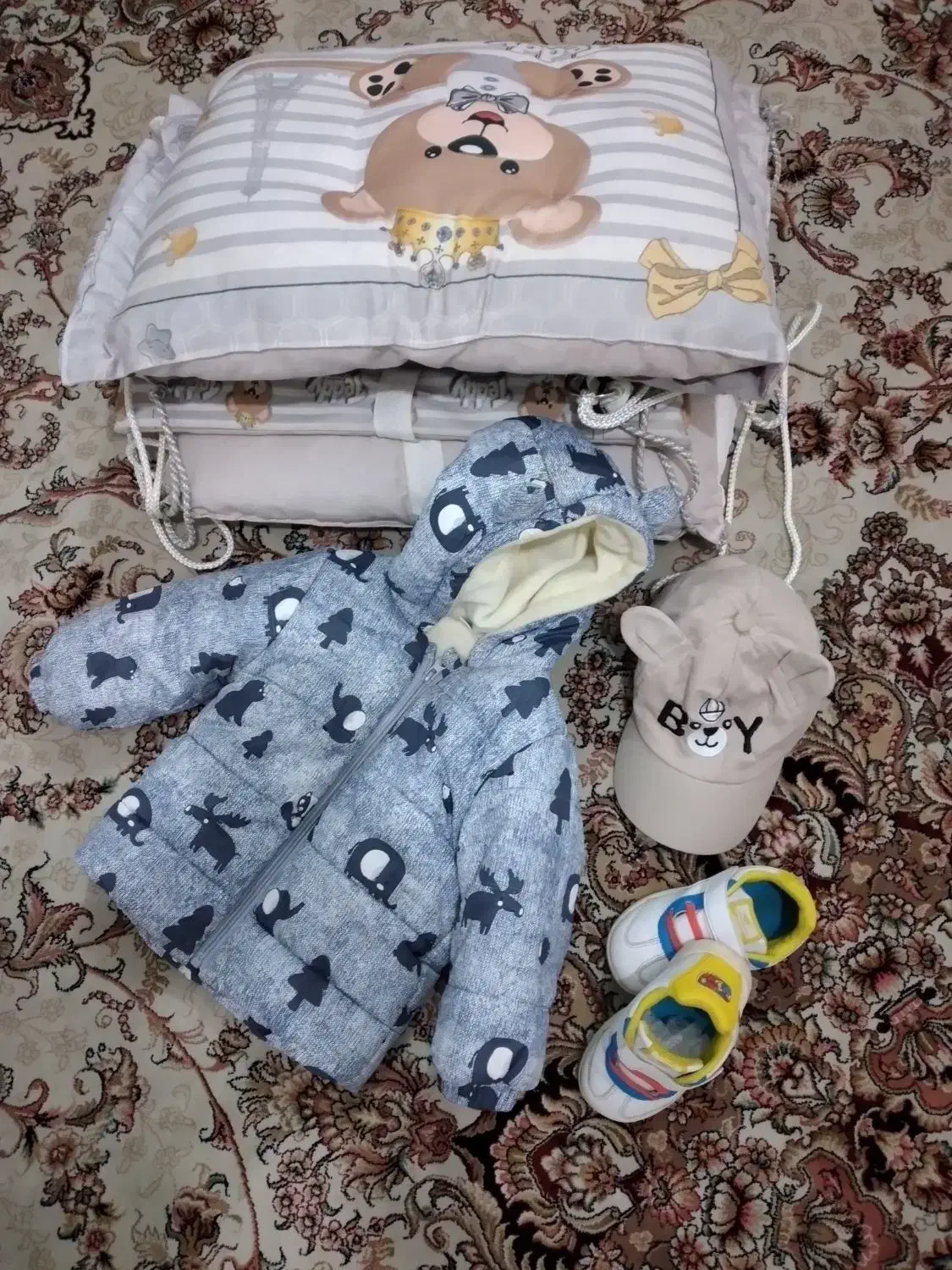 لباس بچگانه|کفش و لباس بچه|ری, دیلمان|دیوار