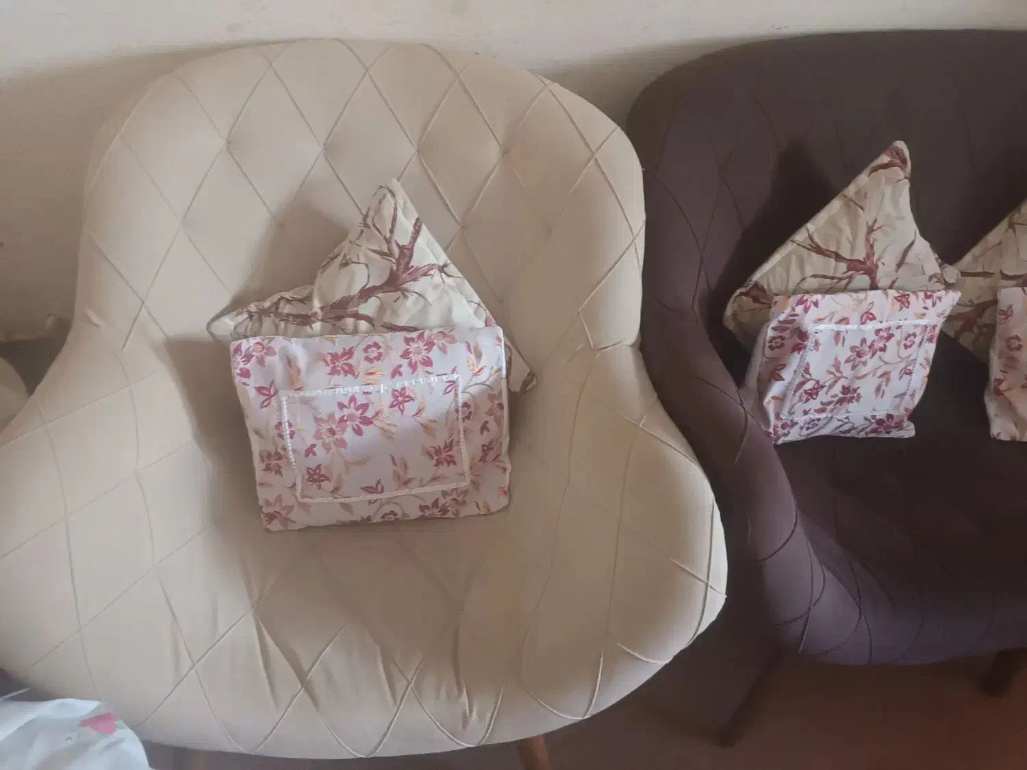 دودست مبل در حد نو فروش بخاطر جابه جای|مبلمان خانگی و میز عسلی|دهگلان, |دیوار