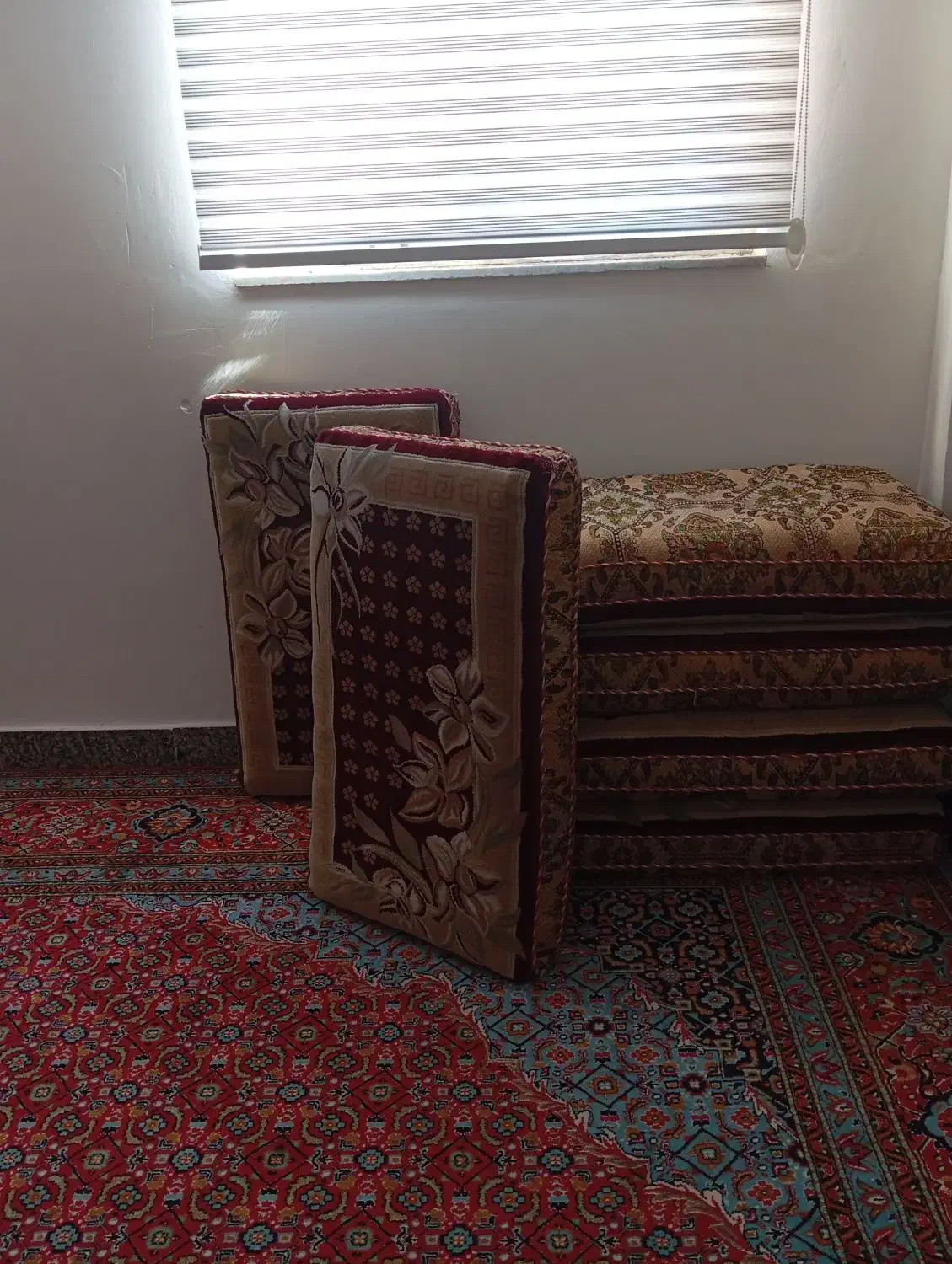 پشتی|پشتی|قروه, |دیوار