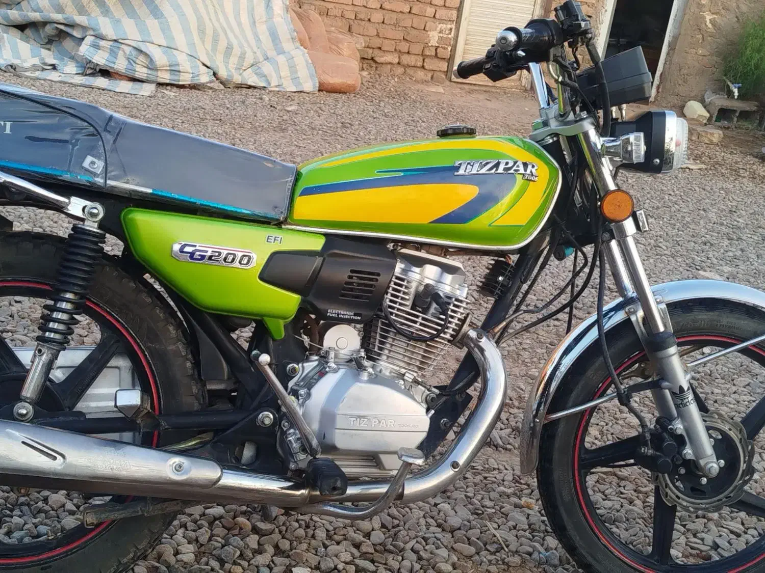 موتور ۲۰۰تیزپر|موتورسیکلت|جنگل, |دیوار