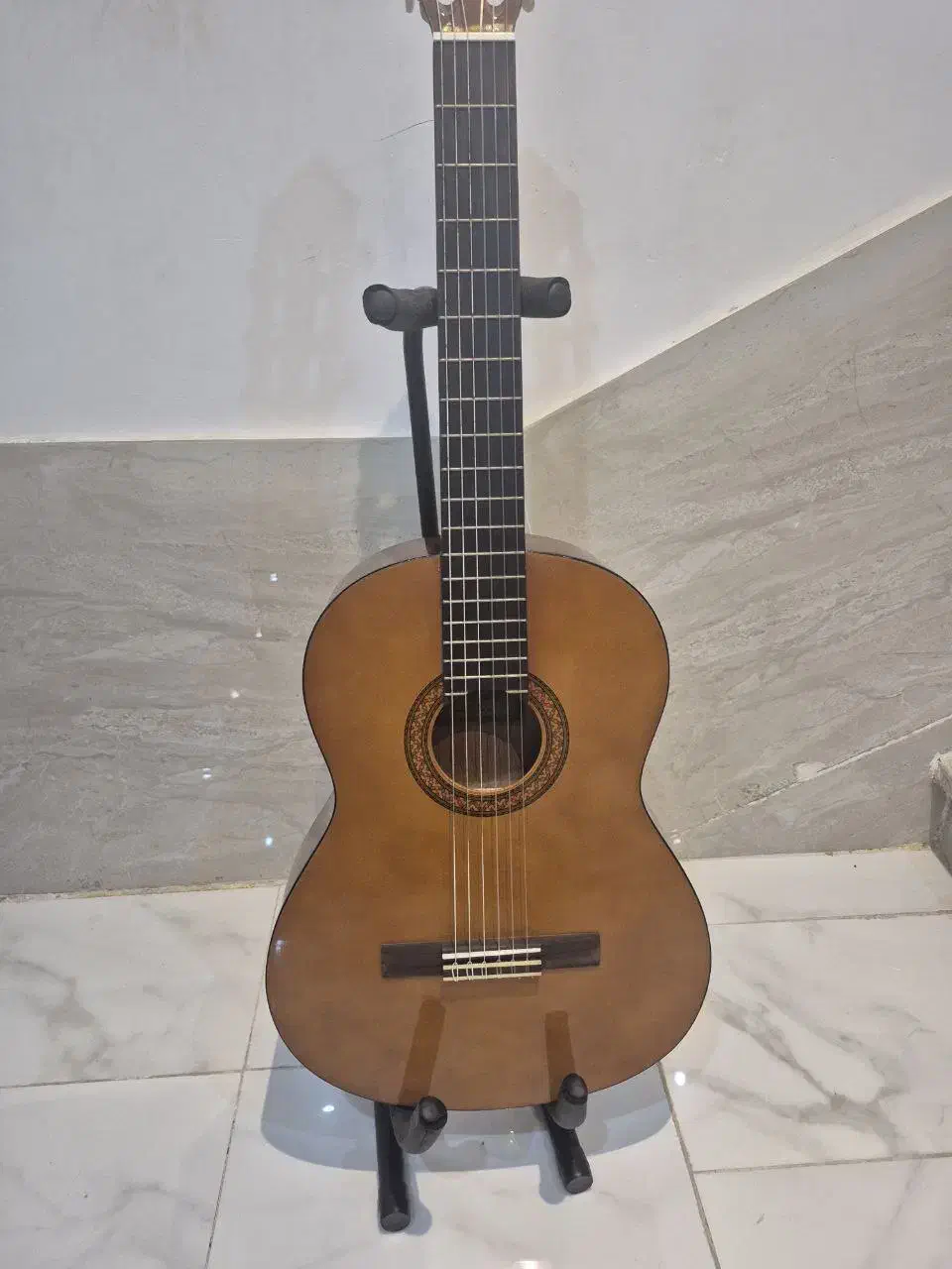 یک عدد گیتار یاماها c40 اصل اندونزی بفروش می رسد|گیتار، بیس، امپلیفایر|گنبد کاووس, |دیوار