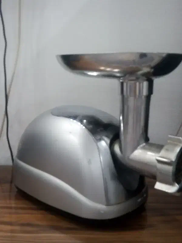 یک عدد چرخ گوشت|سایر لوازم برقی|شاندیز, |دیوار