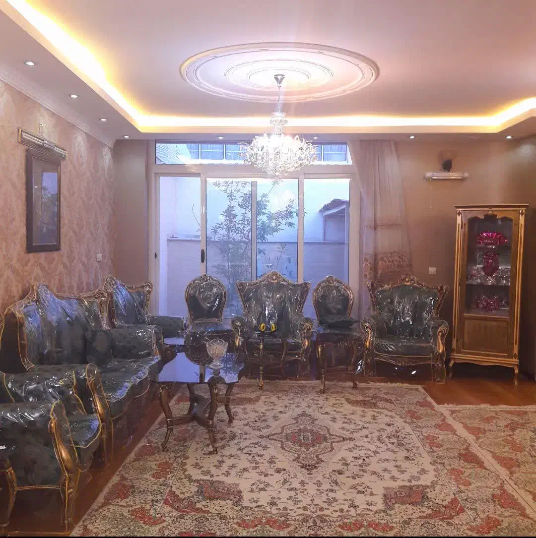 ویلایی ۲۰۰ متری/بازسازی شده/خیابان ادیب|فروش خانه و ویلا|اصفهان, سرچشمه|دیوار