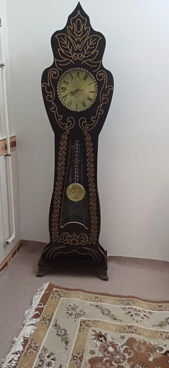 ساعت ایستاده|ساعت|قزوین, |دیوار