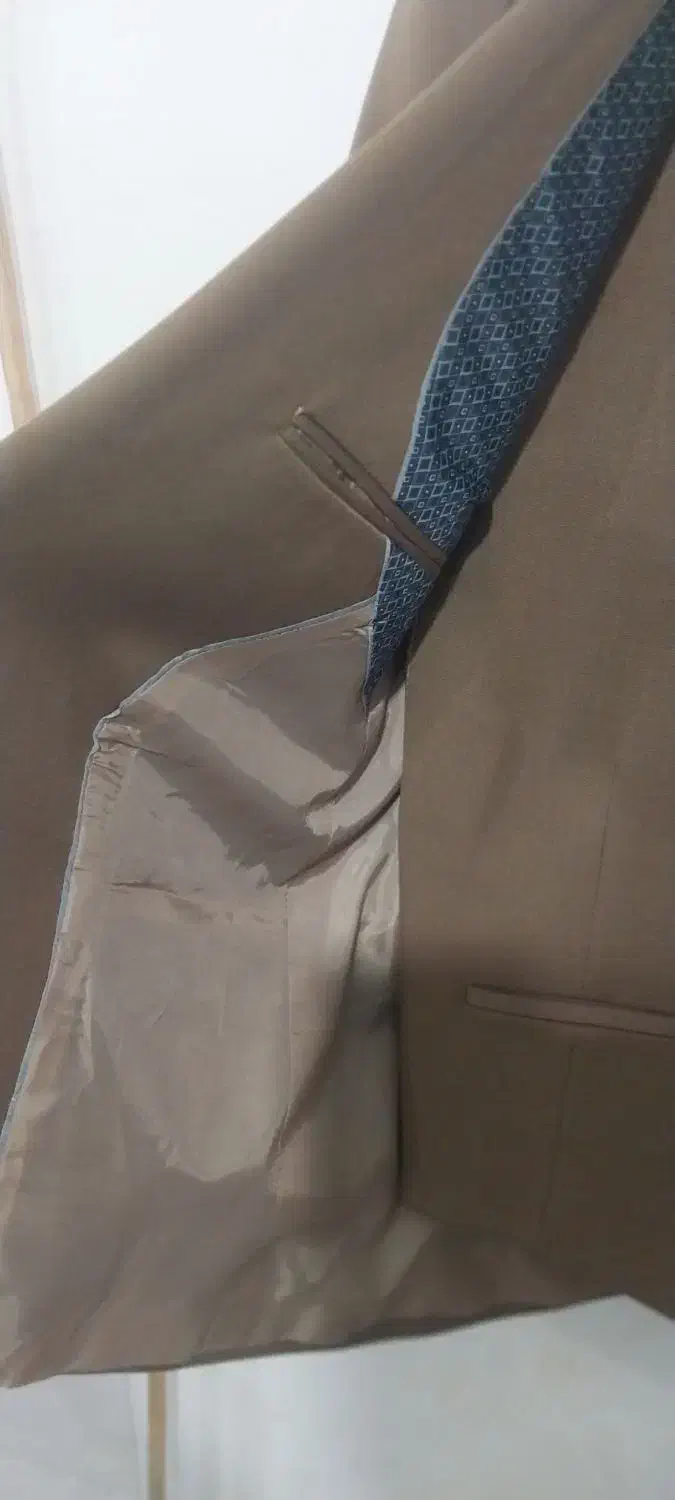 کت وشلوار نو|لباس|پیشخور, |دیوار