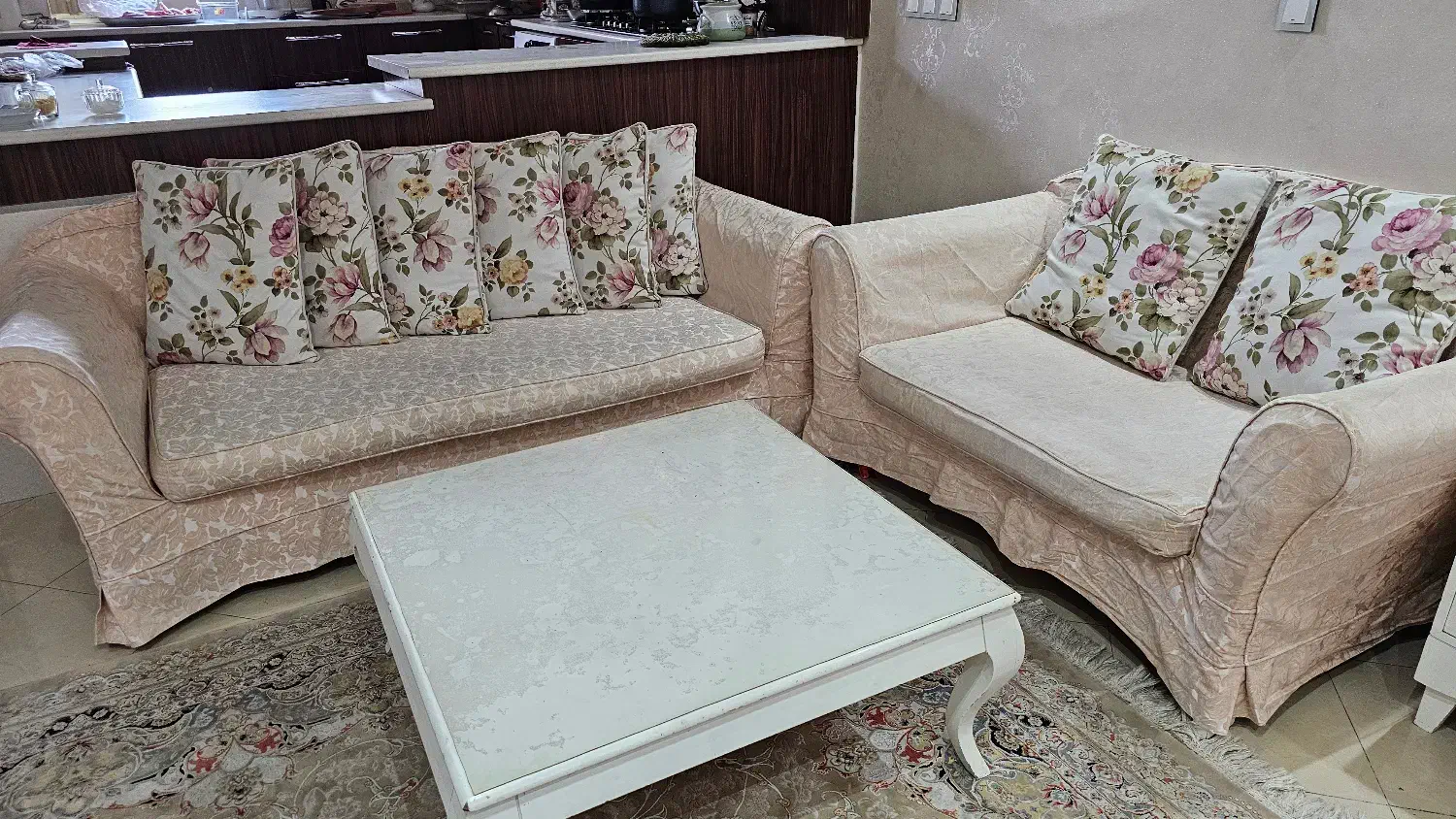 مبل هفت نفره با میز وسط و عسلی و میزغذاخوری ۸ نفره|مبلمان خانگی و میز عسلی|تهران, ارامنه|دیوار