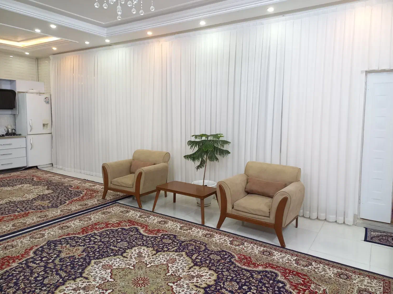 پرده شاین دار|پرده، رانر، رومیزی|تربتحیدریه, بی بی حسنیه|دیوار