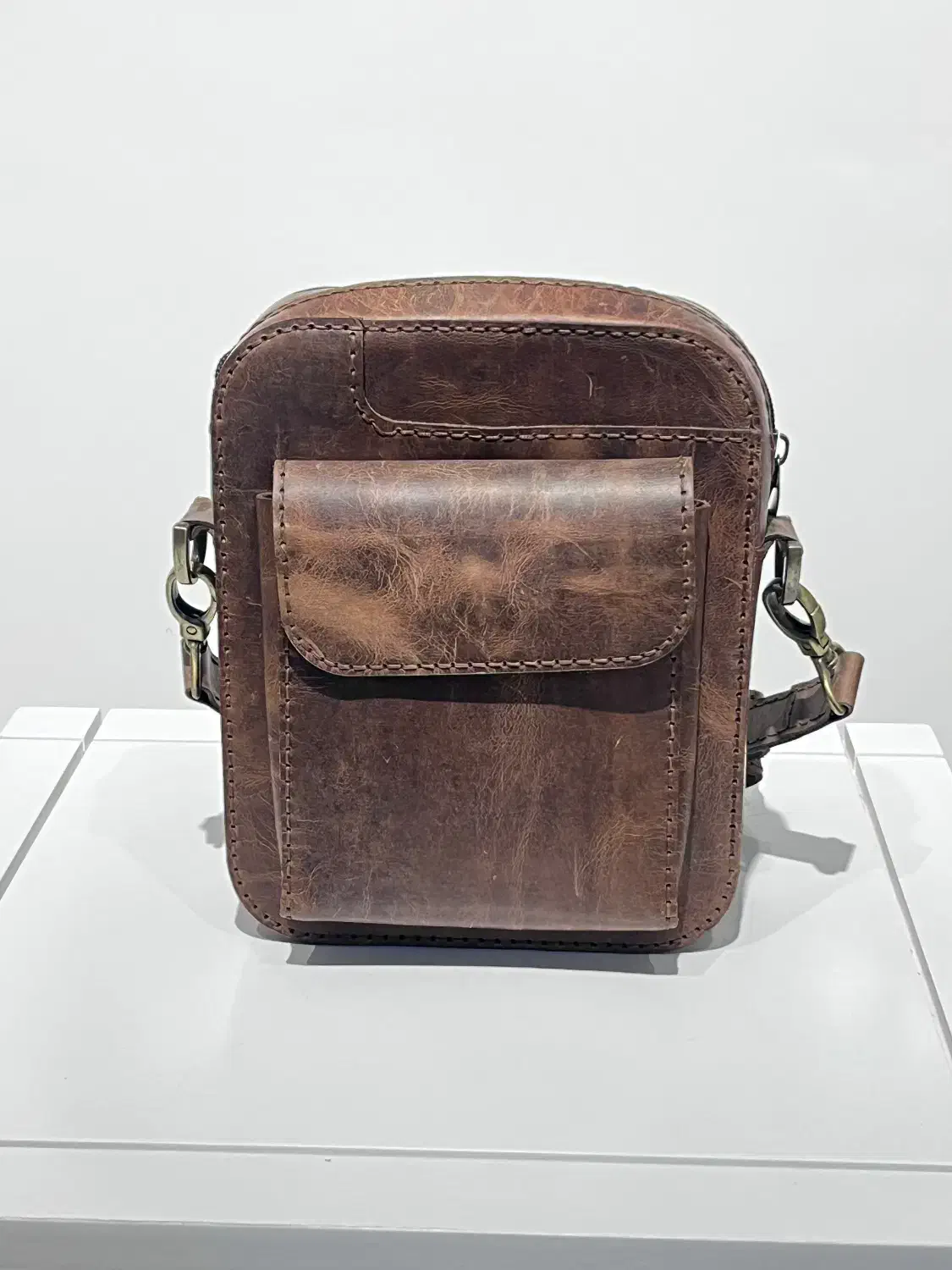 صنایع دستی|کیف، کفش، کمربند|قم, باغ کرباسی|دیوار