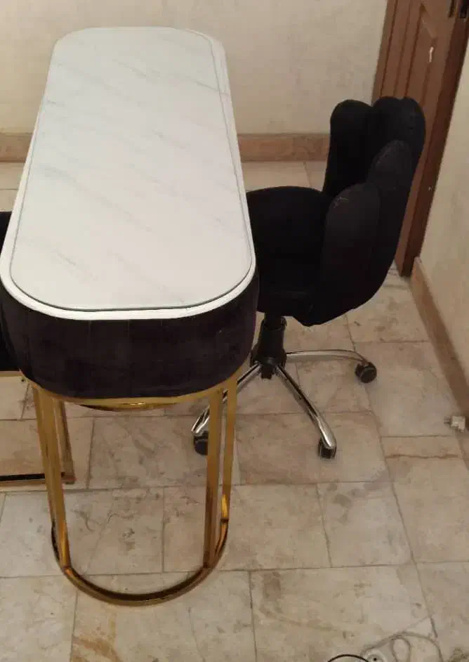 میز ناخن و صندلی|آرایشگاه و سالنهای زیبایی|ری, دیلمان|دیوار