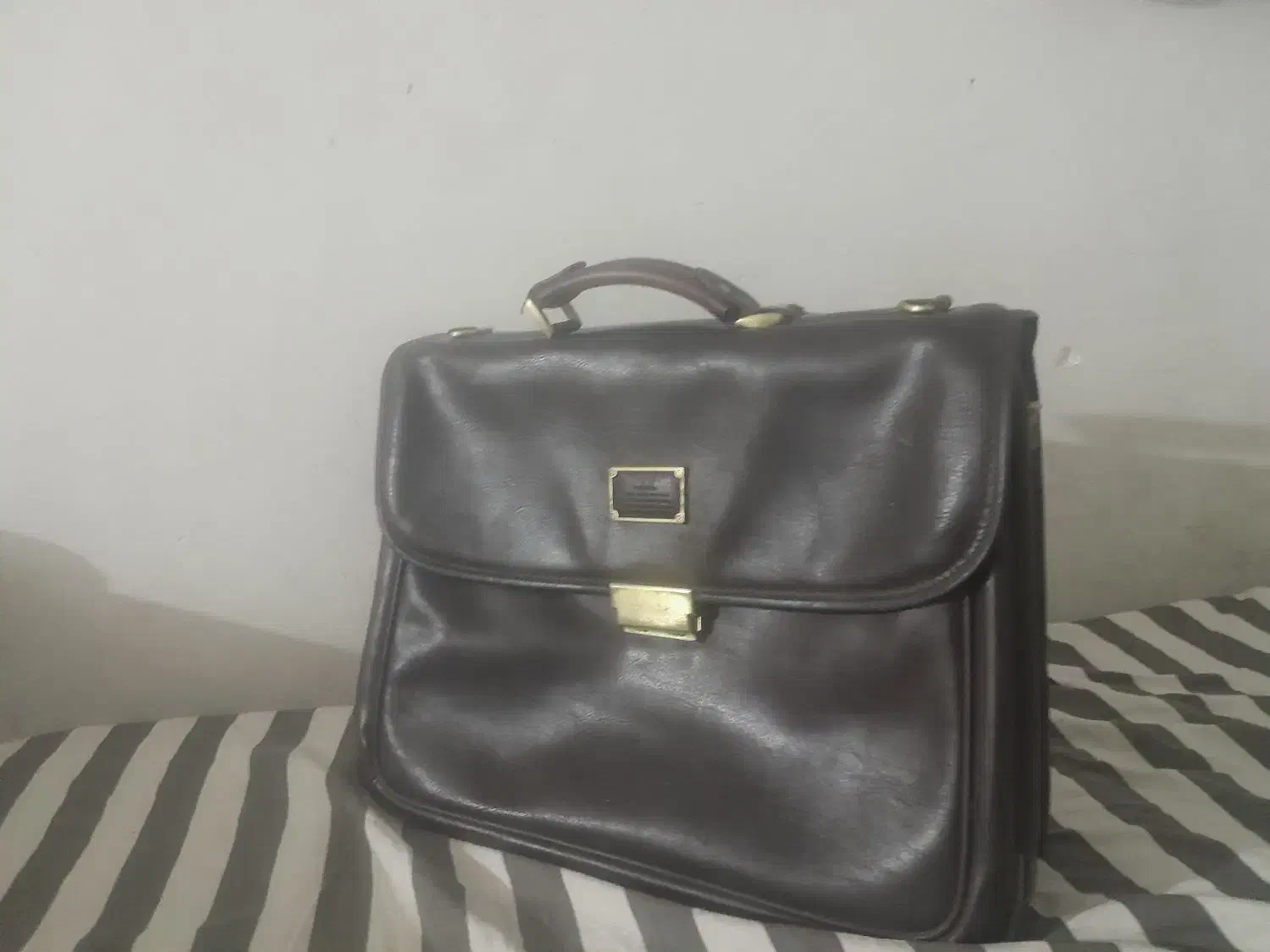 کیف اداری|کیف، کفش، کمربند|نیشابور, فردوسی جنوبی|دیوار