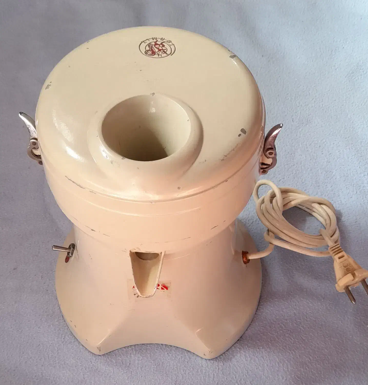 اب میو گیر|آبمیوهگیر و آبمرکباتگیر|الیگودرز, |دیوار