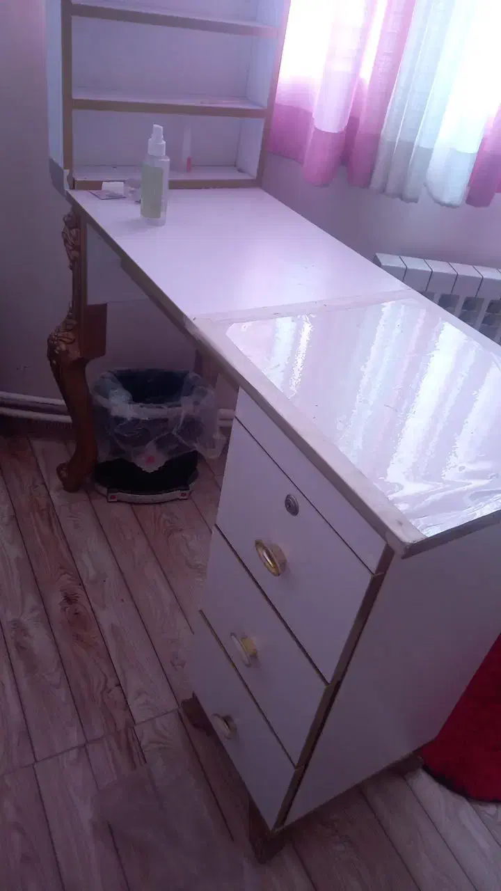 میز ناخن|آرایشگاه و سالنهای زیبایی|نظرآباد, نظرآباد|دیوار